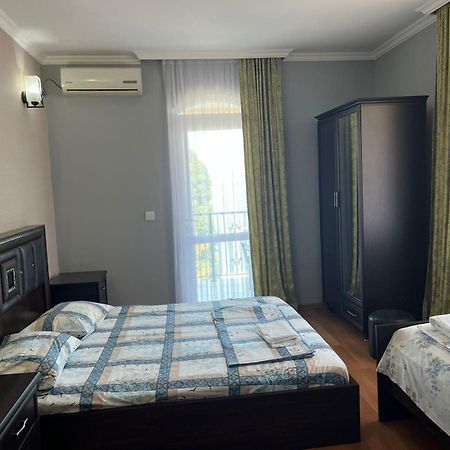 Yellow House - Vaja Sarpi Zewnętrze zdjęcie