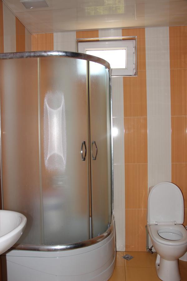 Yellow House - Vaja Sarpi Zewnętrze zdjęcie