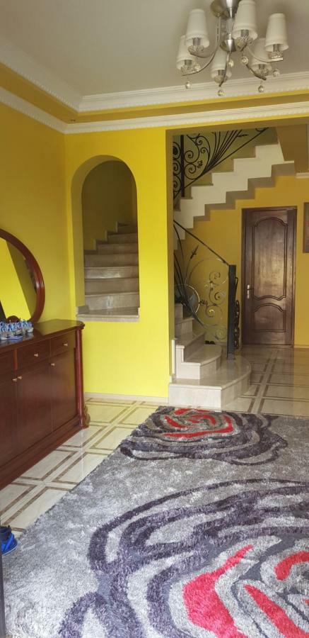 Yellow House - Vaja Sarpi Zewnętrze zdjęcie